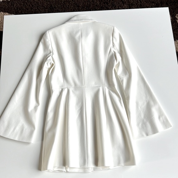 New Zara coat made in Spain, lapel collars, padded shoulders gorgeous sleeves - Picture 6 of 12